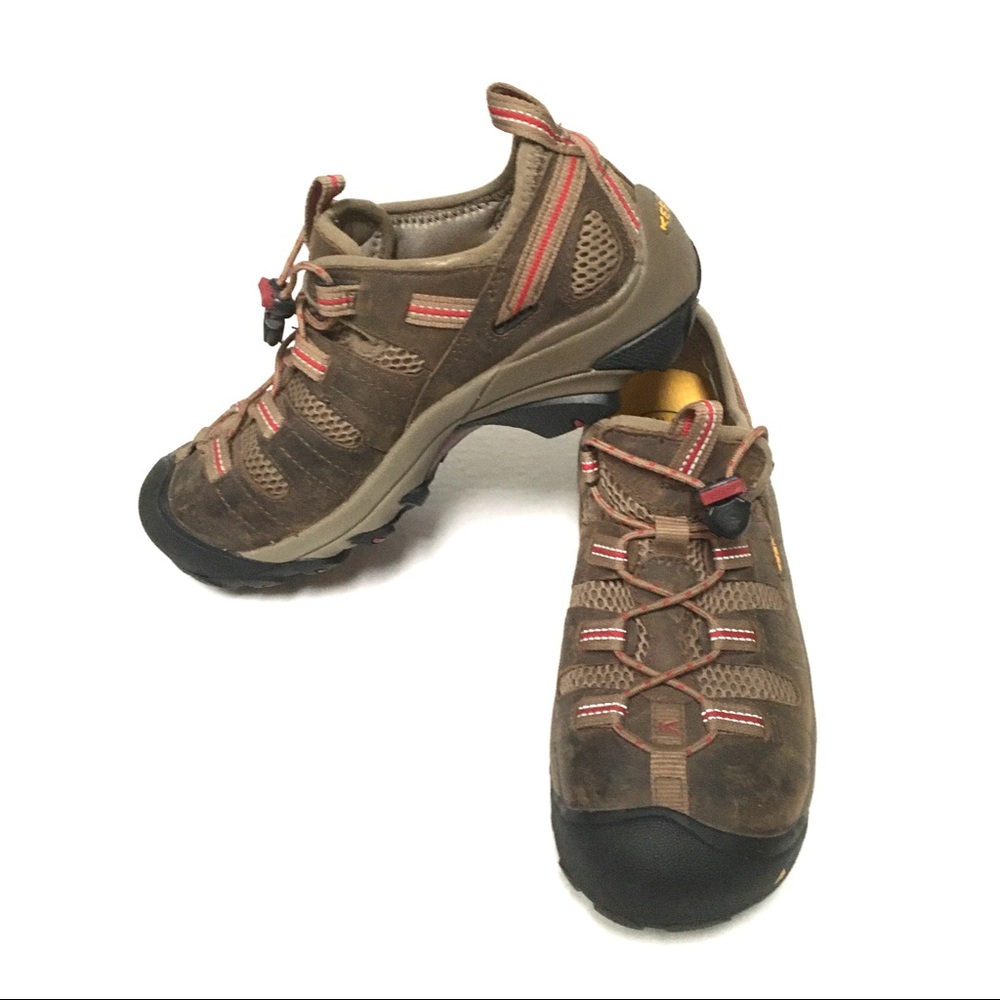 Keen women’s hiking shoes/boots 8.5